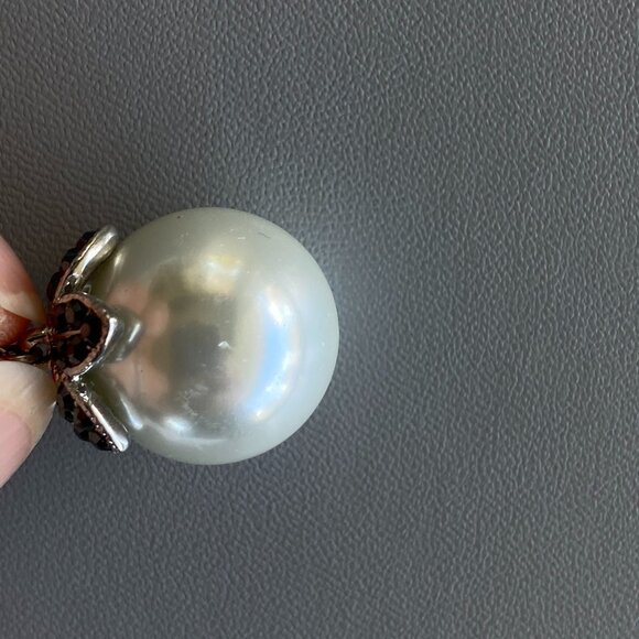 Silver Tone Long Crystal Leaves Pearl Drop Necklace - Picture 9 of 10